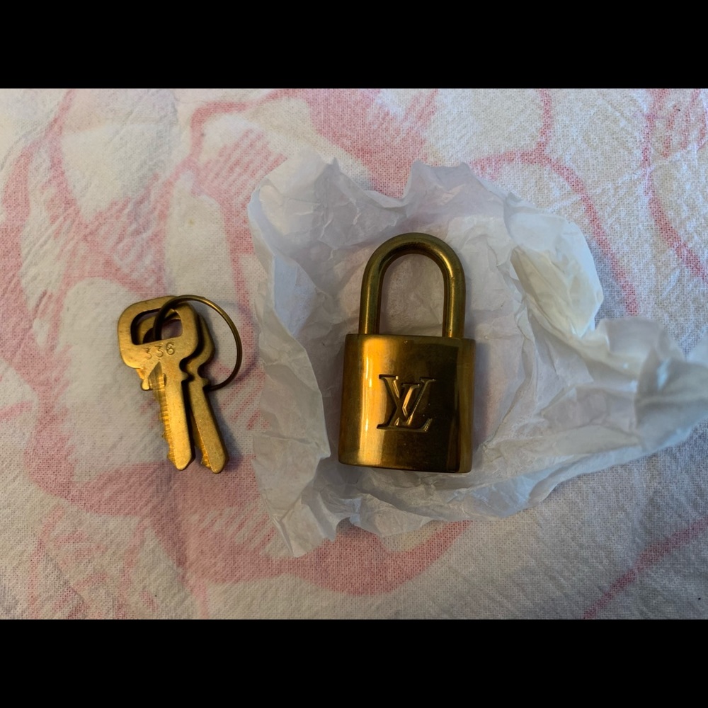 Louis Vuitton Bag Lock Two Keys Brand New in Box NWOT